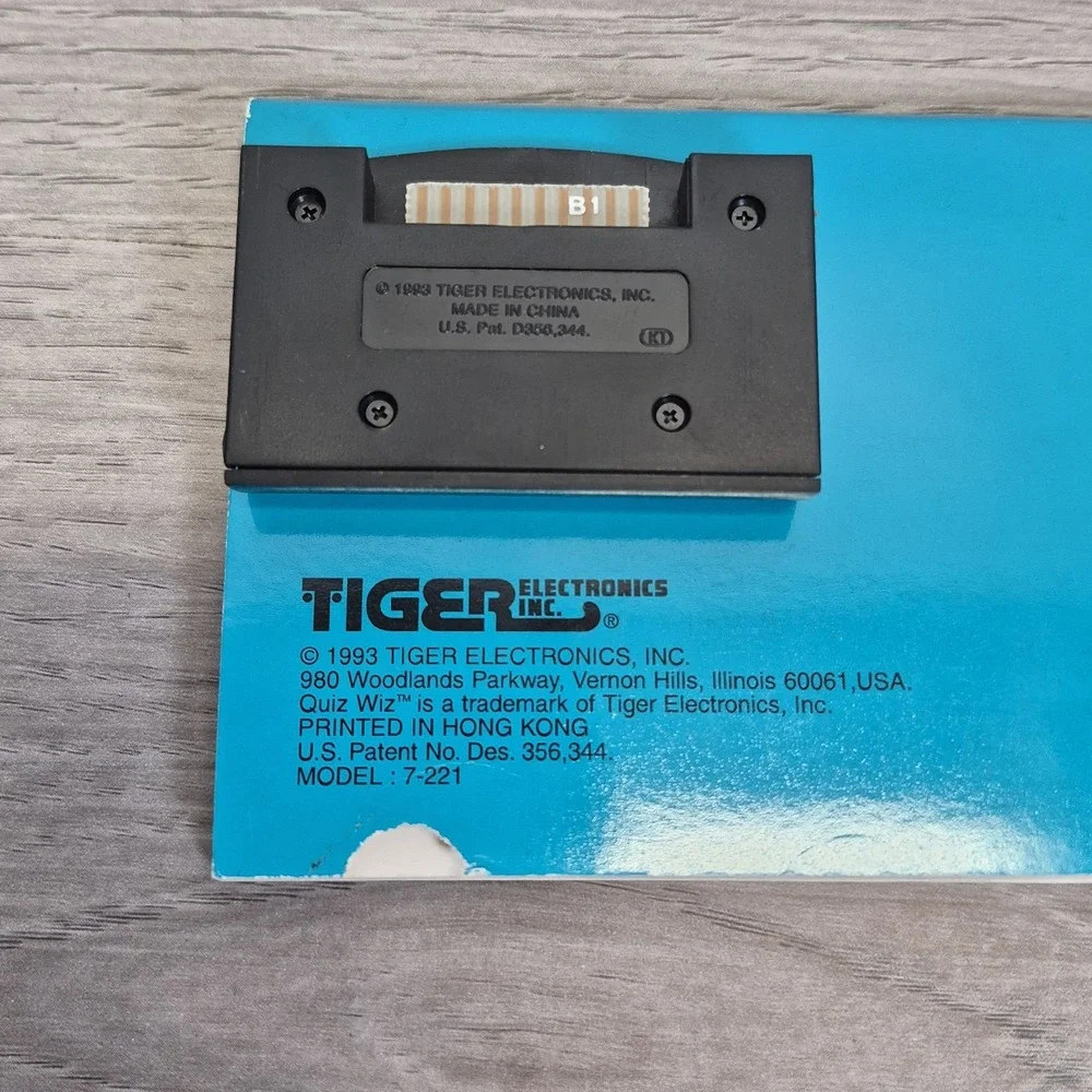 Vtg Tiger Electronic Quiz Wiz 1001 General Knowledge Cartridge & Quiz Book #1
